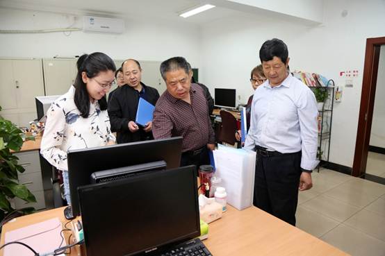 说明: D:\办公\燕主任\2019.4.17-4.25办公室检查评比\照片\宣武党干校熊主任照片\CE8A3194.JPG